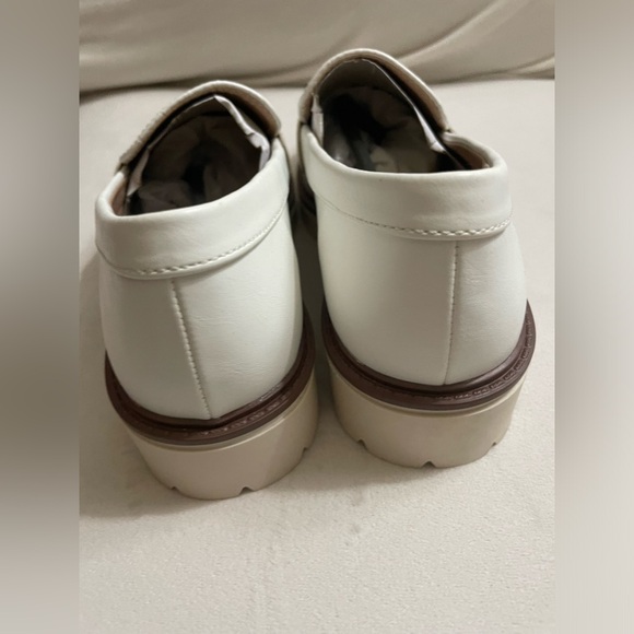 New Journee Collection Kenly Penny Loafers Slip On Shoes White Size 6.5 - Picture 10 of 10